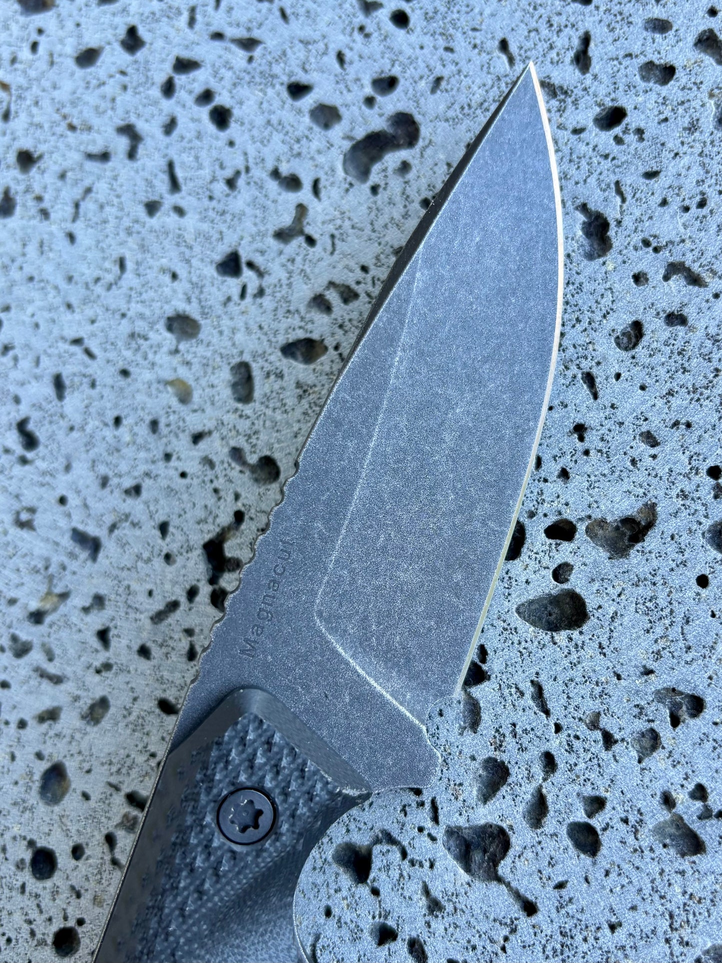 ‘Io fixed blade (Magnacut black)