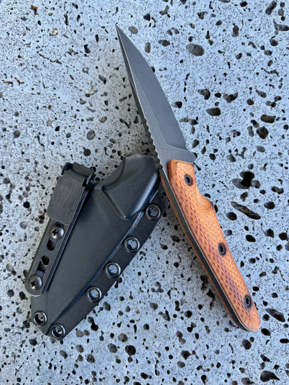 ‘Io fixed blade (Magnacut burnt micarta)