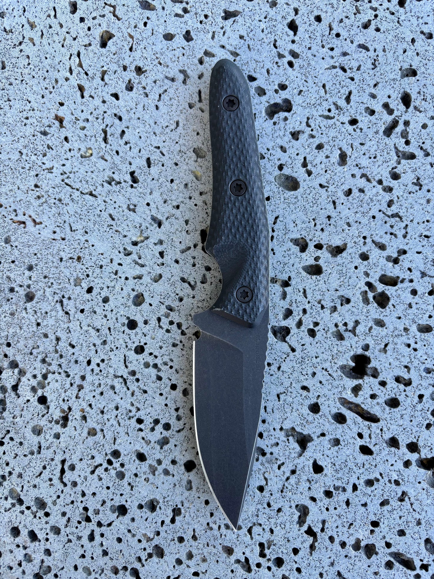 ‘Io fixed blade (Magnacut black)