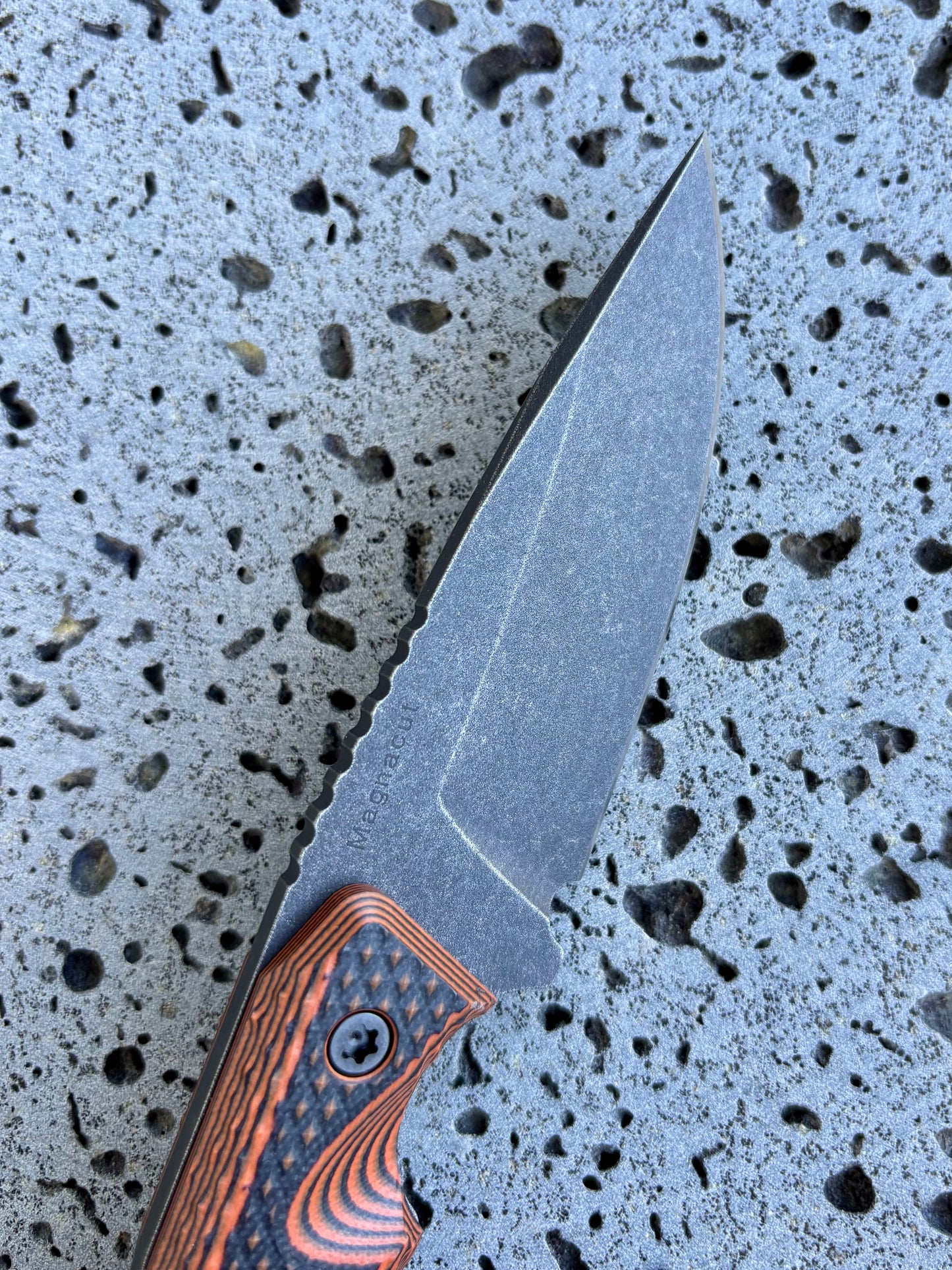 ‘Io fixed blade (Magnacut Black/orange)