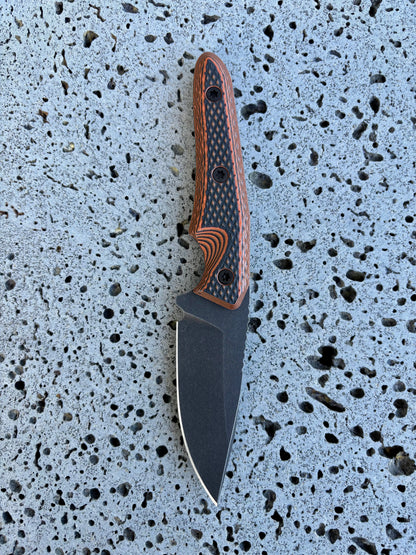 ‘Io fixed blade (Magnacut Black/orange)