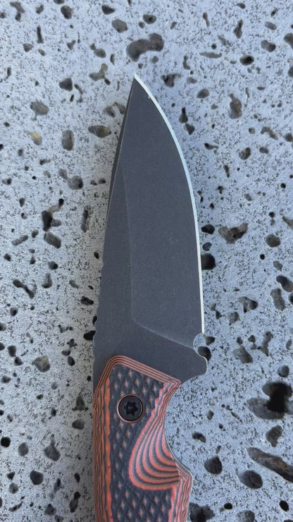 ‘Io fixed blade (Magnacut Black/orange)